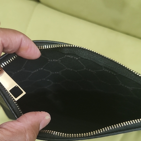 Aldo Black and Gold Hexagon Pattern Clutch - Picture 4 of 7